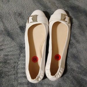 Calvin Klein Jeans White Flats 🚭🚫🐱